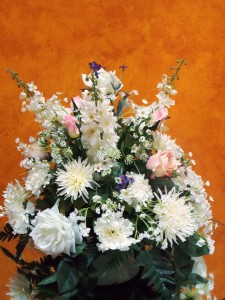 ROSES, SPIDAR MUMS AND FOX TAILS CENTERPIECE