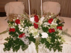 ROSES AND BABY'S BREATH CENTERPIECES