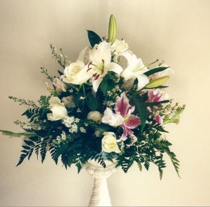 ROSES AND LILYS CENTERPIECE