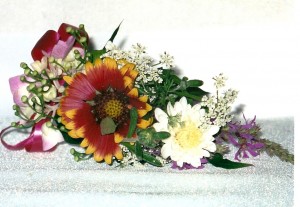 GARDEN FLOWERS CORSAGE