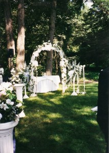 CEREMONY    OUTDOOR   INDOOR DECORATIONS, COLOMN AND ARCHES. RENTAL
