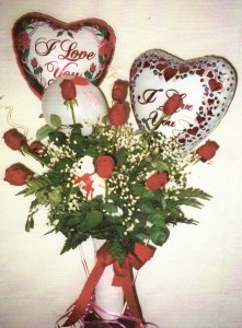 RED ROSES WITH BALLOONS FOR VALENTINE'S DAY